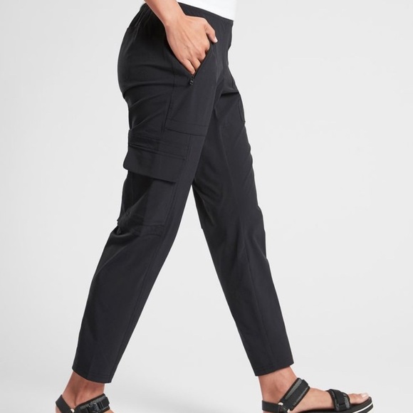 Athleta Chelsea Black Cargo Pants Size 14 - Picture 1 of 6